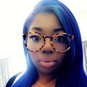 Meet your Posher, Mimi